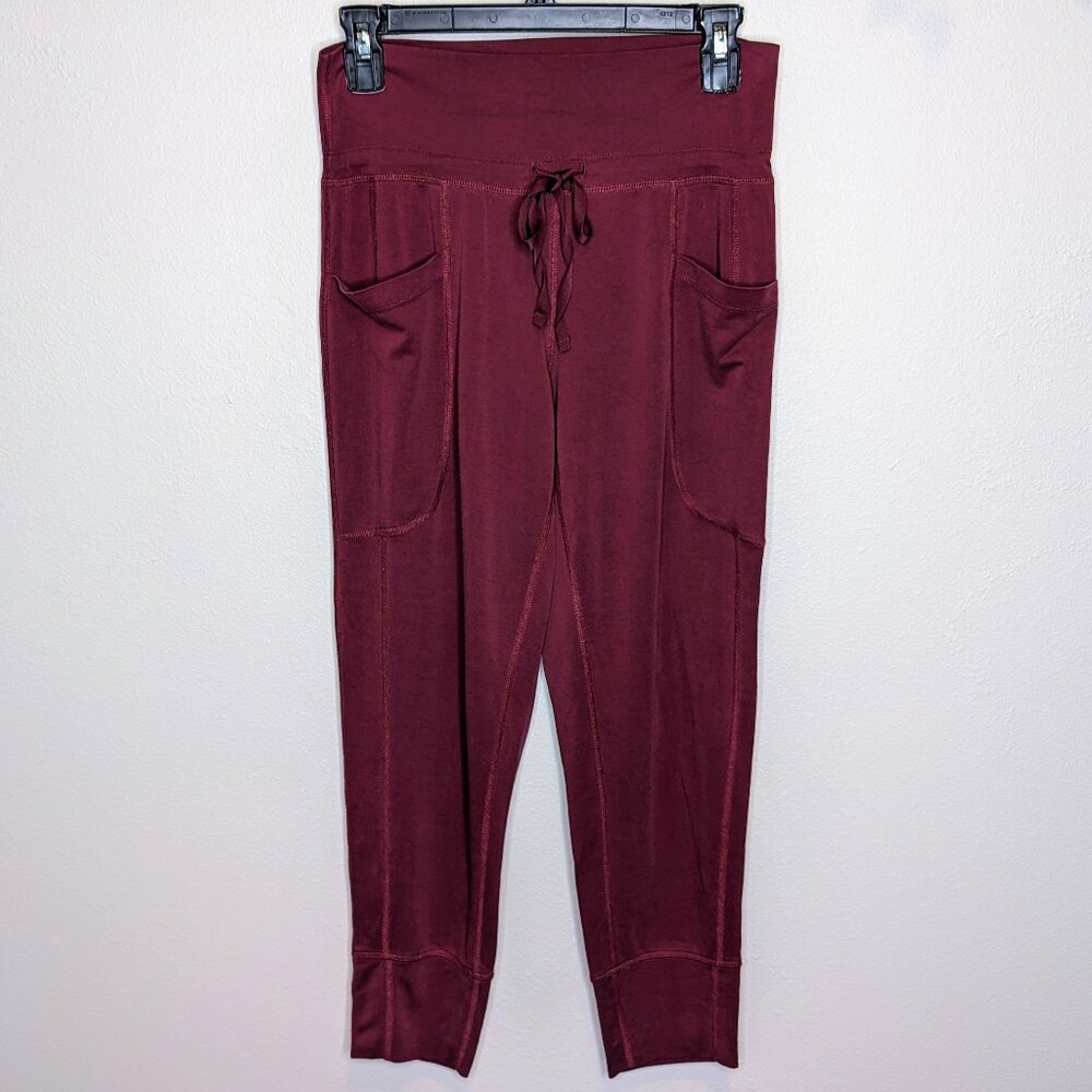 XXS Fabletics Maroon Lounge Capri